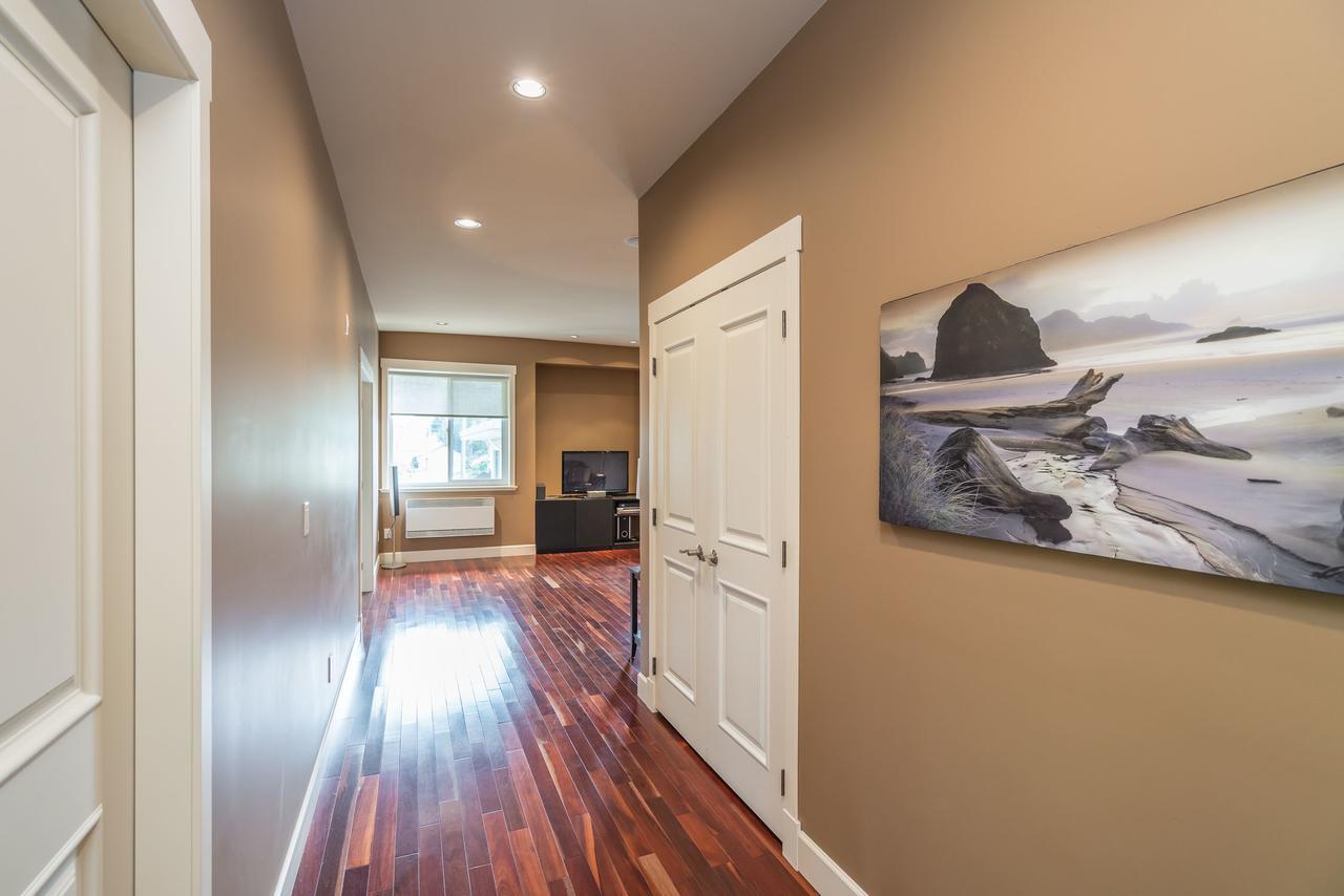 Luxury Penthouse Downtown Nanaimo Apartment Exterior foto